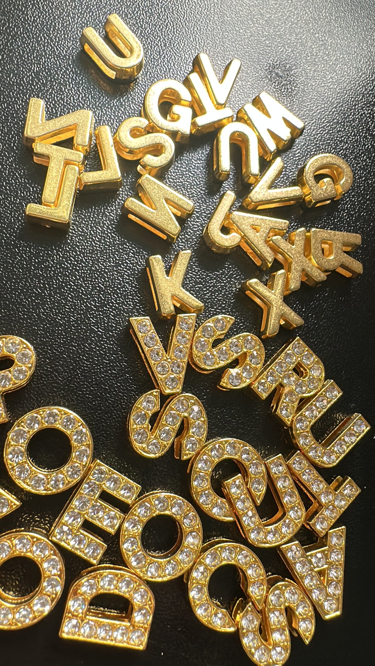 Shiny letters customization